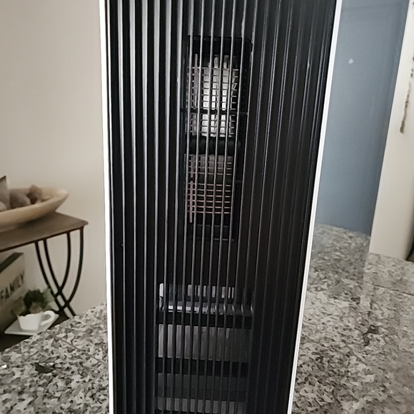 Small Portarble Dehumidifier Model CT2 95 oz. White. With Auto Shutoff. - Picture 11 of 14